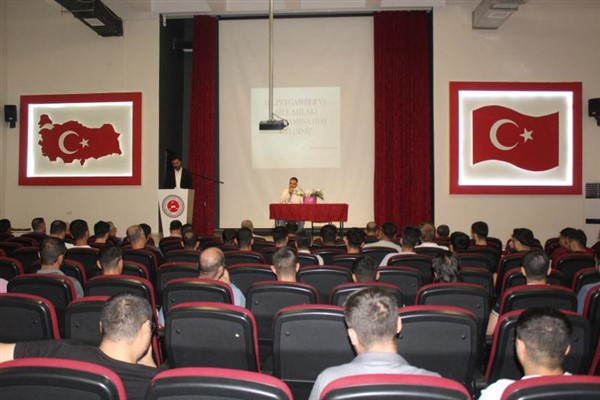 Şanlıurfa'da cezaevinde Mevlid-i Nebi konferansı düzenledi