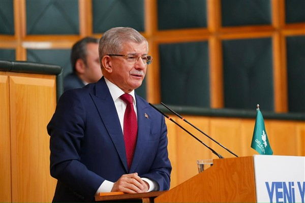 Davutoğlu’ndan Erbakan’a tebrik mesajı