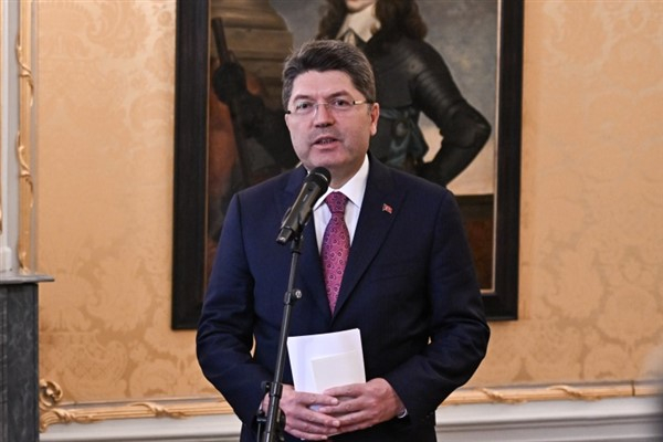 Bakan Tunç: Şanlıurfa Adliye’sindeki patlamanın nedeni ortaya çıkarılacaktır