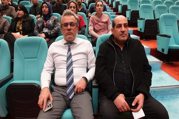 Fırat Üniversitesi Hastanesi’nde sağlık çalışanlarına KVKK eğitimi