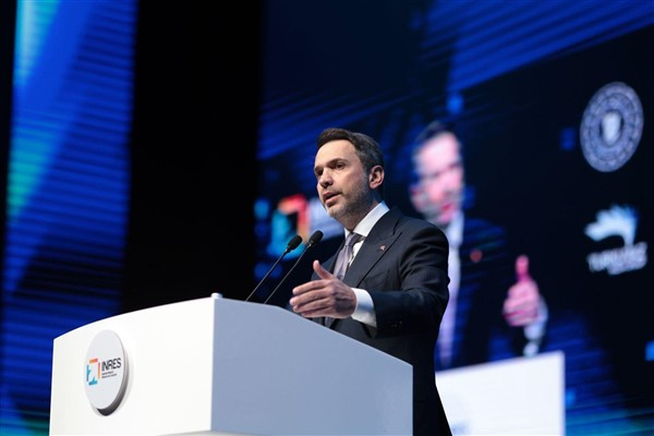 Bakan Bayraktar: Doğal gazda hedef 1000 yerleşim yeri
