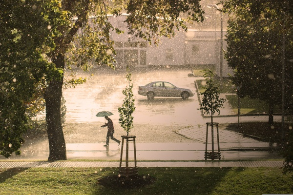 Meteoroloji 6 bölgede kuvvetli yağış, fırtına ve toz taşınımına karşı uyardı