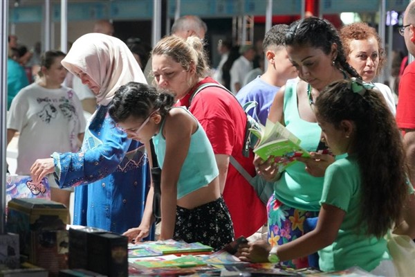  6. Edremit Kitap Fuarı'nın üçüncü günü tamamlandı