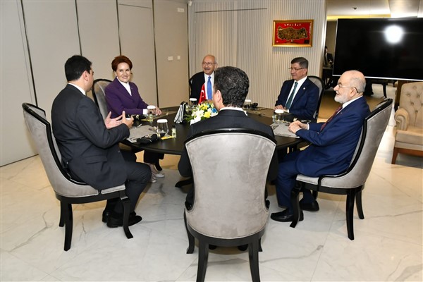 6'lı masa Akşener'in ev sahipliğinde bir araya geldi