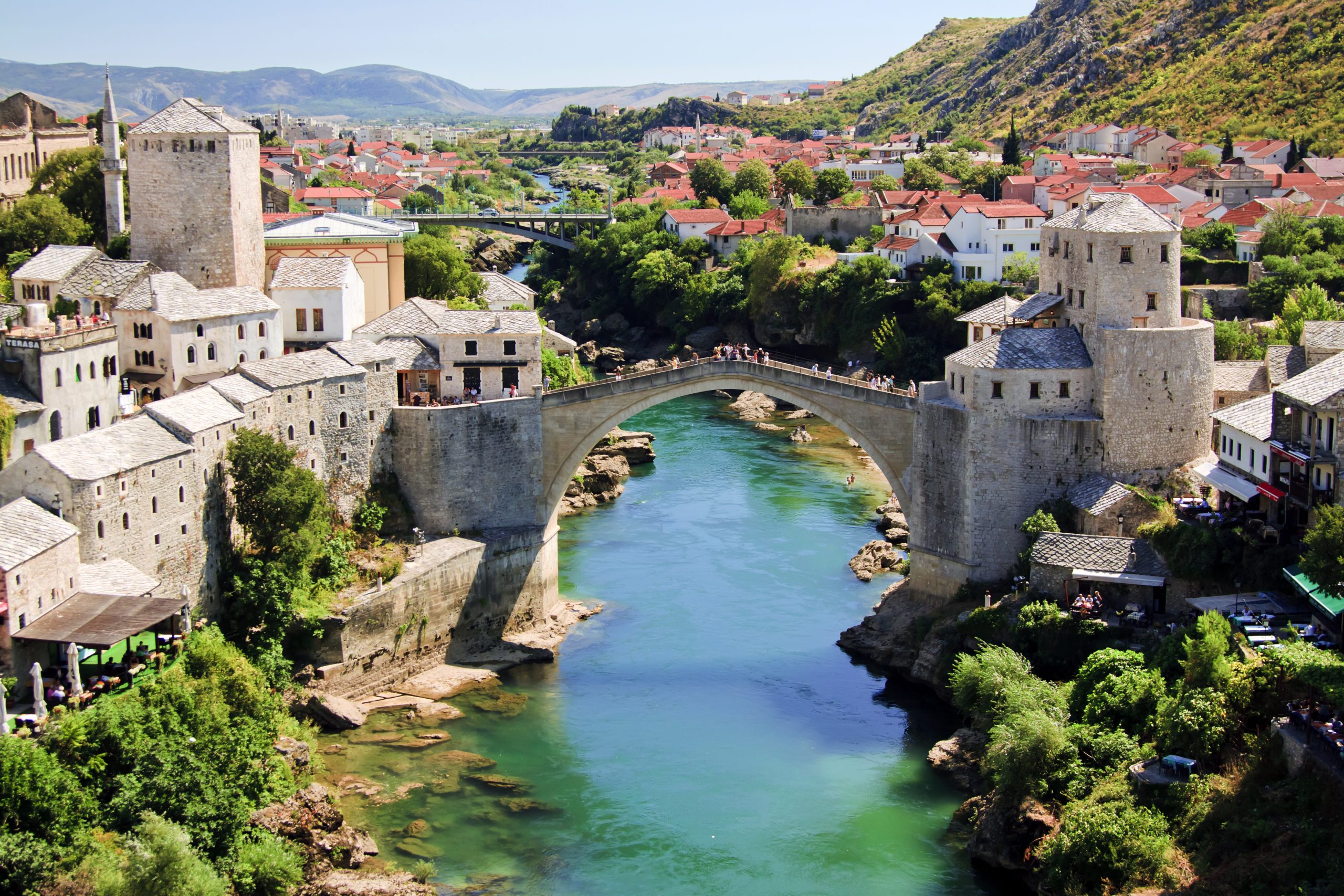 AB, Bosna-Hersek ile üyelik müzakerelerine başlıyor