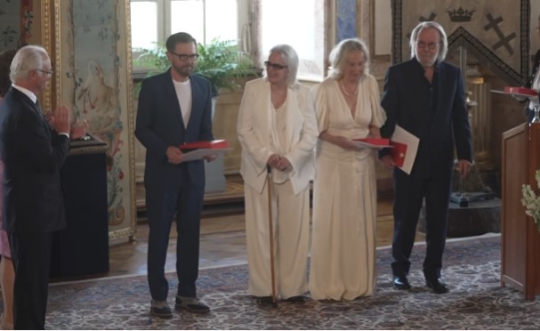 ABBA, Trump'ın müziklerini kullanmayı bırakmasını istedi