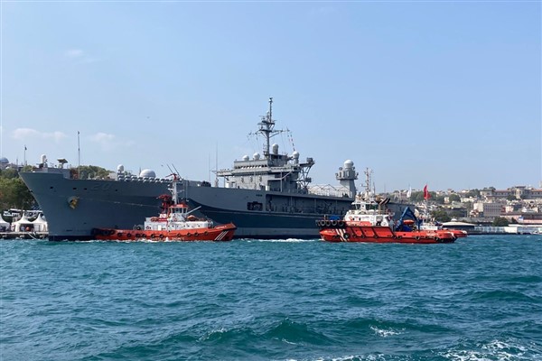ABD savaş gemisi USS Mount Whitney İstanbul'da