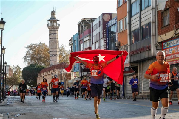 Adana'da '13. Uluslararası Yarı Maratonu' koşuldu