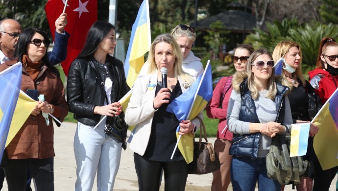 Adana'daki Ukraynalılardan barış çağrısı