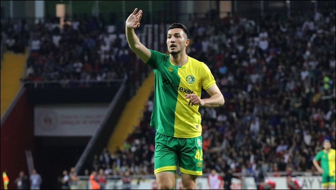 Adem Eren Kabak yeniden Şanlıurfaspor’da!