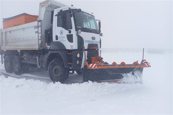Afyonkarahisar'da kar mesaisi