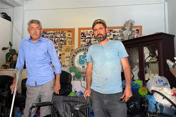 Afyonkarahisar’da öğrencilerden “Her Bir Kapak Umut” kampanyasına destek 