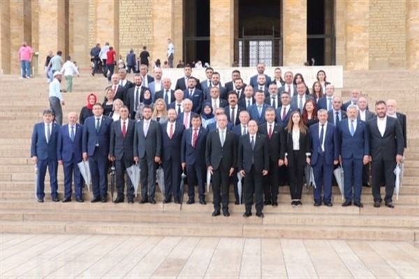 Afyonkarahisar Ticaret Sanayi Odası heyeti Anıtkabir’i ziyaret etti