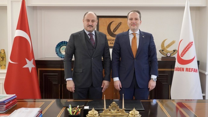 AK Parti'den istifa edip Yeniden Refah'a katıldı