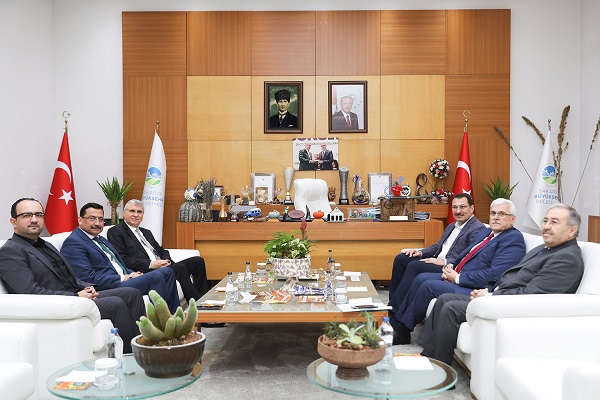 AK Partili  Yavuz'dan Büyükşehir'e ziyaret