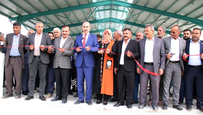 Akçakale'de kapalı semt pazarında ilk pazar kuruldu-(VİDEO)