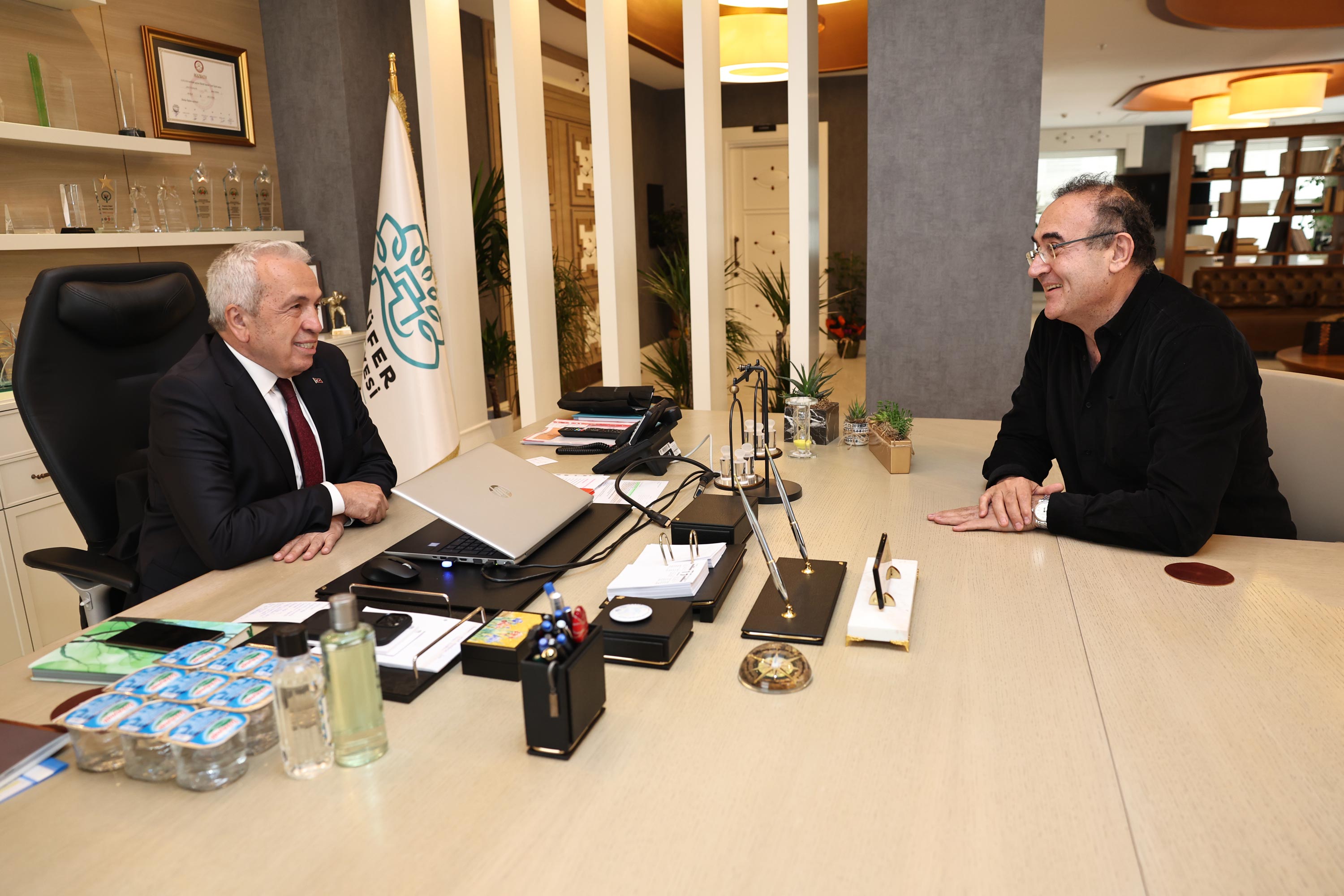 Akın, Başkan Özdemir’e Eczacılık Kültürü Müzesi’ni anlattı