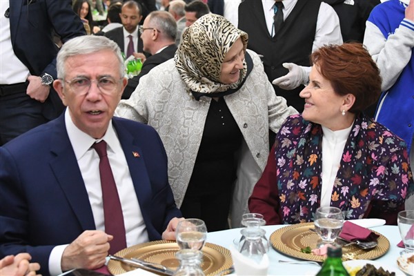 Akşener, Ankara’da iftar programına katıldı