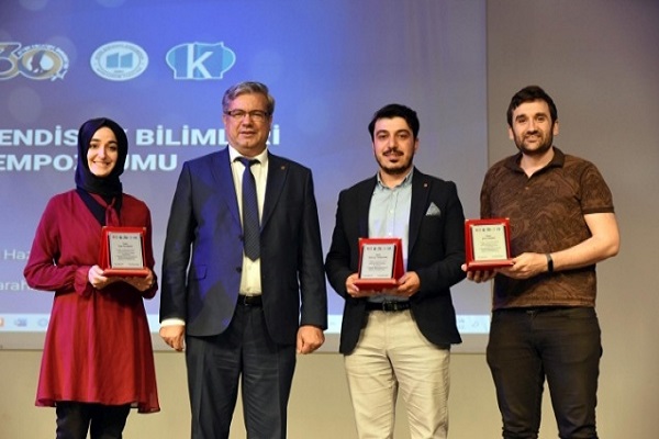 AKÜ mezunları, AKÜ öğrencileriyle buluştu