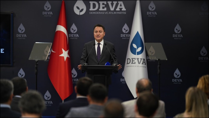 Ali Babacan:‘Faiz ne talimatla ne de veliahtla düşer’