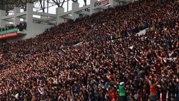 Amedspor'a seyircisiz maç ve para cezası