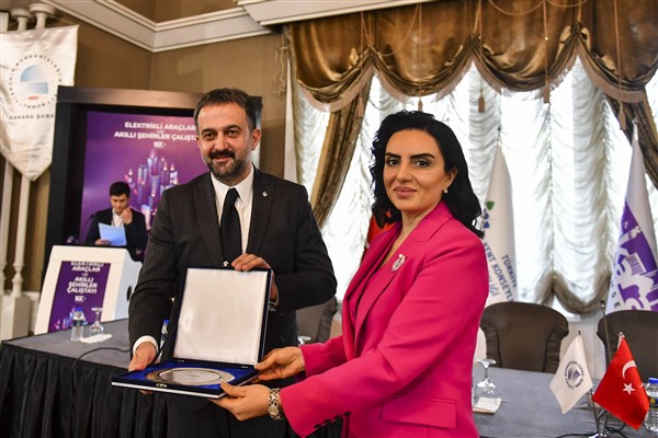 Ankara’da ‘Elektrikli Araçlar ve Akıllı Şehirler Çalıştayı’ düzenlendi