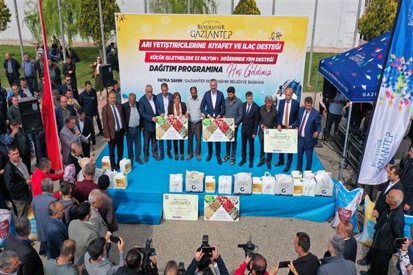 Arı ve hayvan yetiştiricilerine yem, ekipman ve ilaç dağıtımı yapıldı