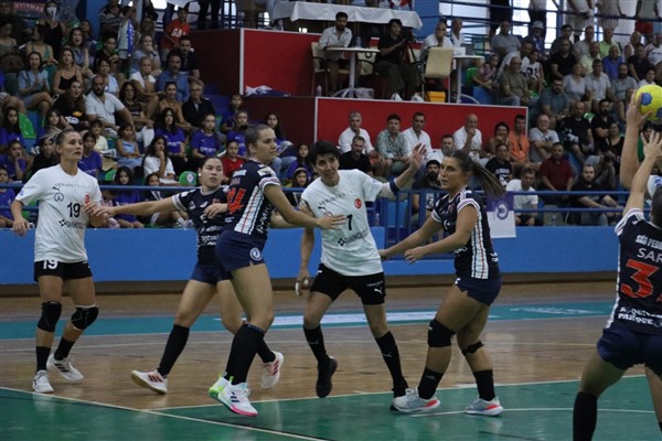 Armada Praxis Yalıkavakspor Avrupa Kupası’nda tur atladı
