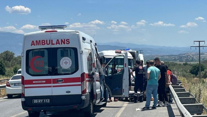 Aydın’da trafik kazası: 17 yaralı