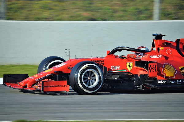 Azerbaycan'da pole Leclerc'in