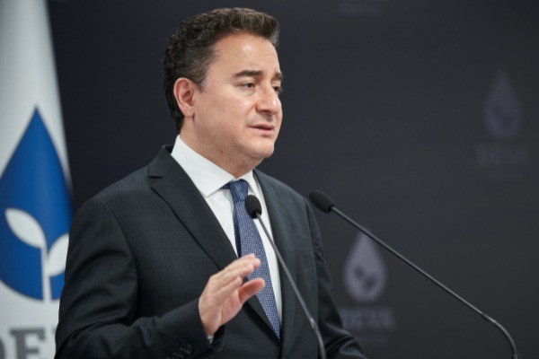 Babacan: “Bölgemize onurlu bir barışı hediye etmek zorundayız”