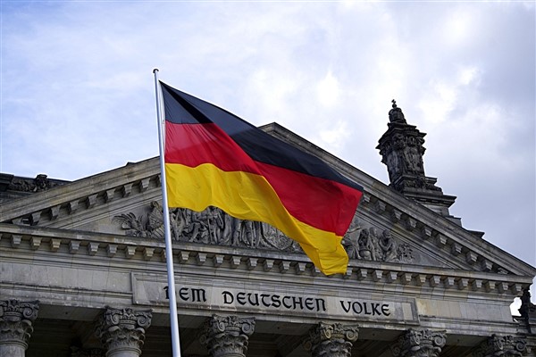 Baerbock'den eski Almanya Başbakanı Merkel'e teşekkür