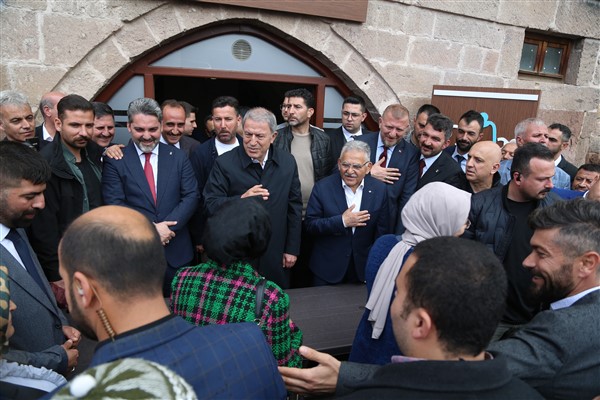 Bakan Akar ve Başkan Büyükkılıç, İncesu ve Yeşilhisar ilçelerini ziyaret etti