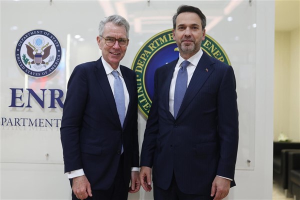 Bakan Bayraktar, Gastech 2024'te görüşmelerini sürdürüyor