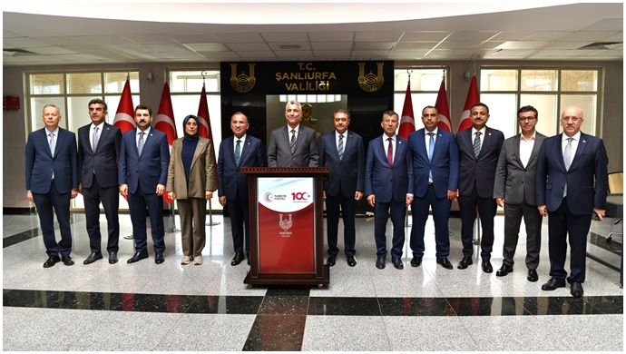 Bakan Bolat, Vali Şıldak’tan şehrin durumuyla ilgili bilgi aldı 
