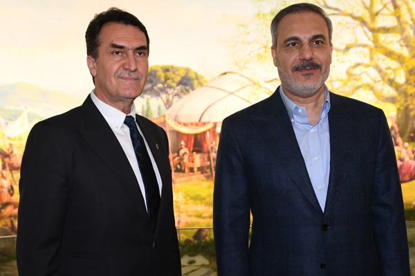  Bakan Fidan, Bursa’da gençlerle buluştu