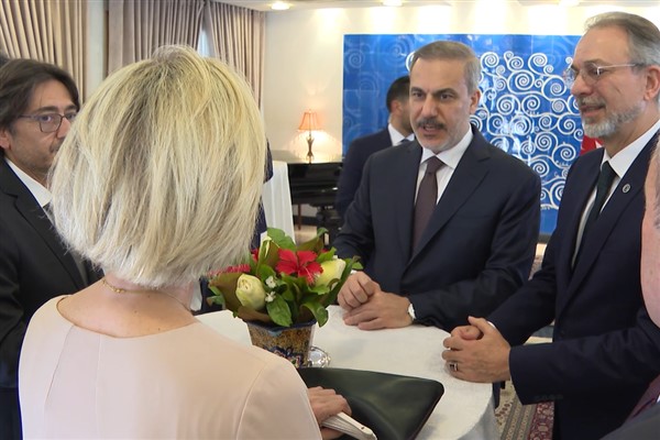 Bakan Fidan, Pakistan’da Türk iş insanları ve kurum temsilcileriyle görüştü 