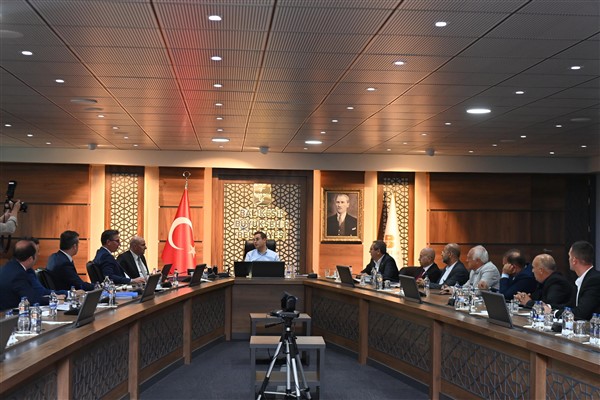 Başkan Akın, ilçe toplantılarına Ayvalık’tan başladı