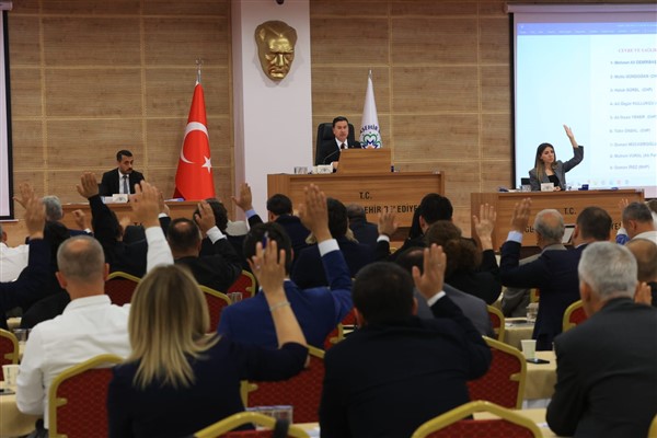 Başkan Aras: Öğrenciler için 1 TL’ye düşürdüğümüz sefer ağını genişletiyoruz