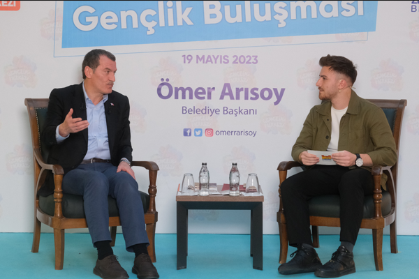 Başkan Arısoy, gençlerle bir araya geldi