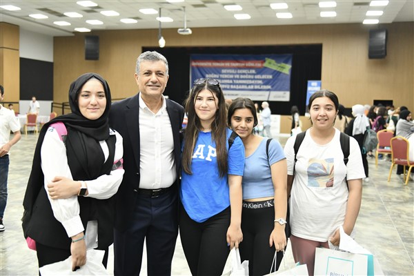 Başkan Bozkurt: “Gençler bizim geleceğimiz”