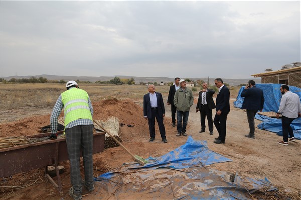 Başkan Büyükkılıç, '14 Ev ve Asurlu Tüccarlar Mahallesi Projesi'ni inceledi
