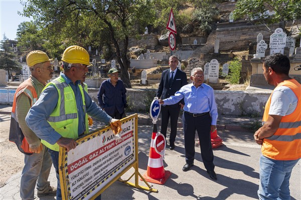 Başkan Büyükkılıç, 3 bölgede doğal gaz ve altyapı çalışmalarını inceledi