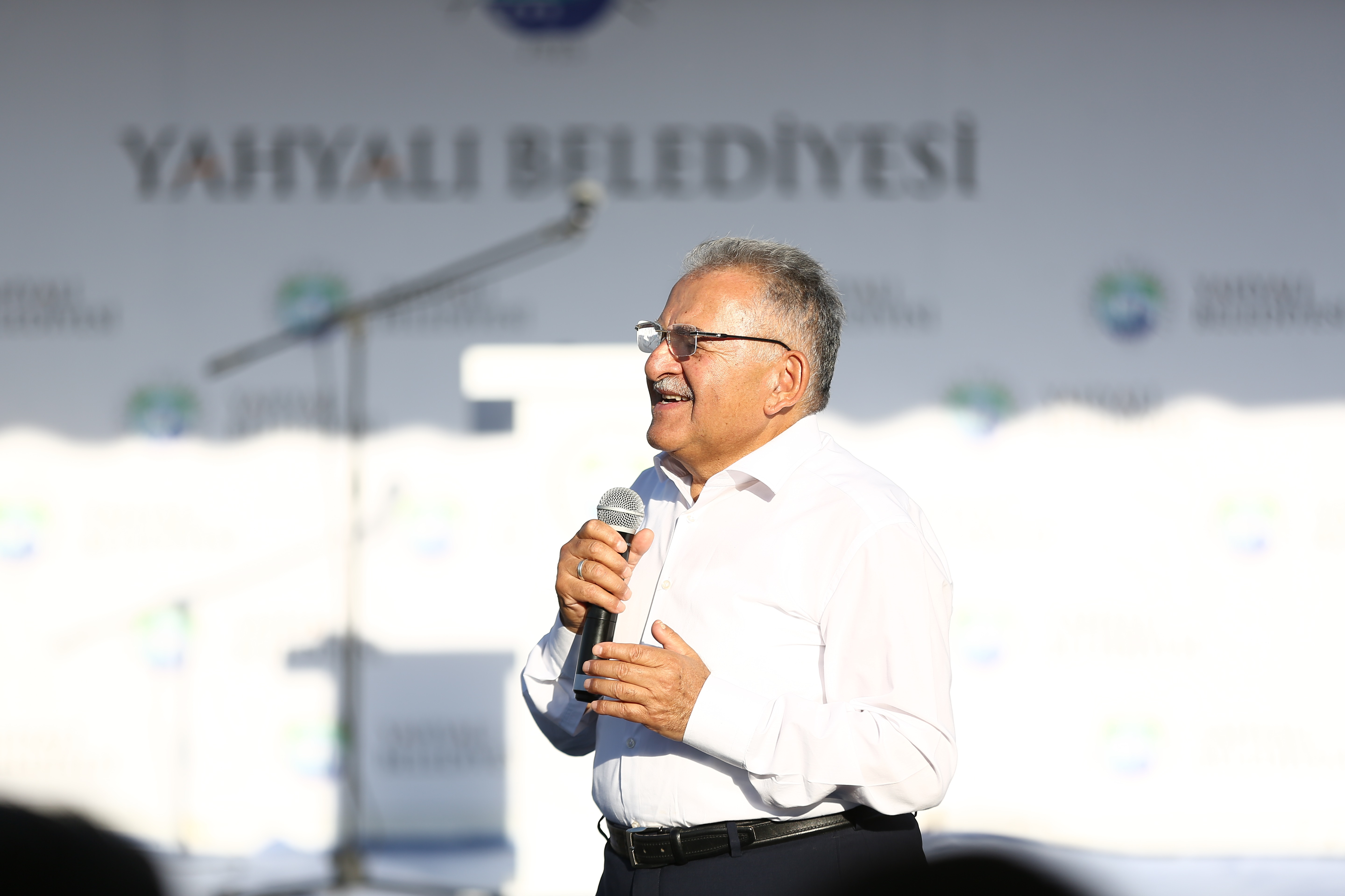 Başkan Büyükkılıç’a “orkestra şefi” nitelendirmesi