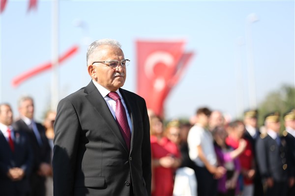 Başkan Büyükkılıç, Büyük Zafer’in 101. yıl dönümünü kutladı