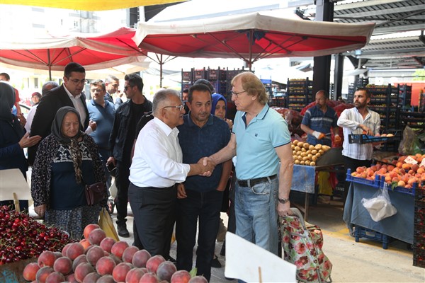 Başkan Büyükkılıç, esnaf ve vatandaşlarla buluştu