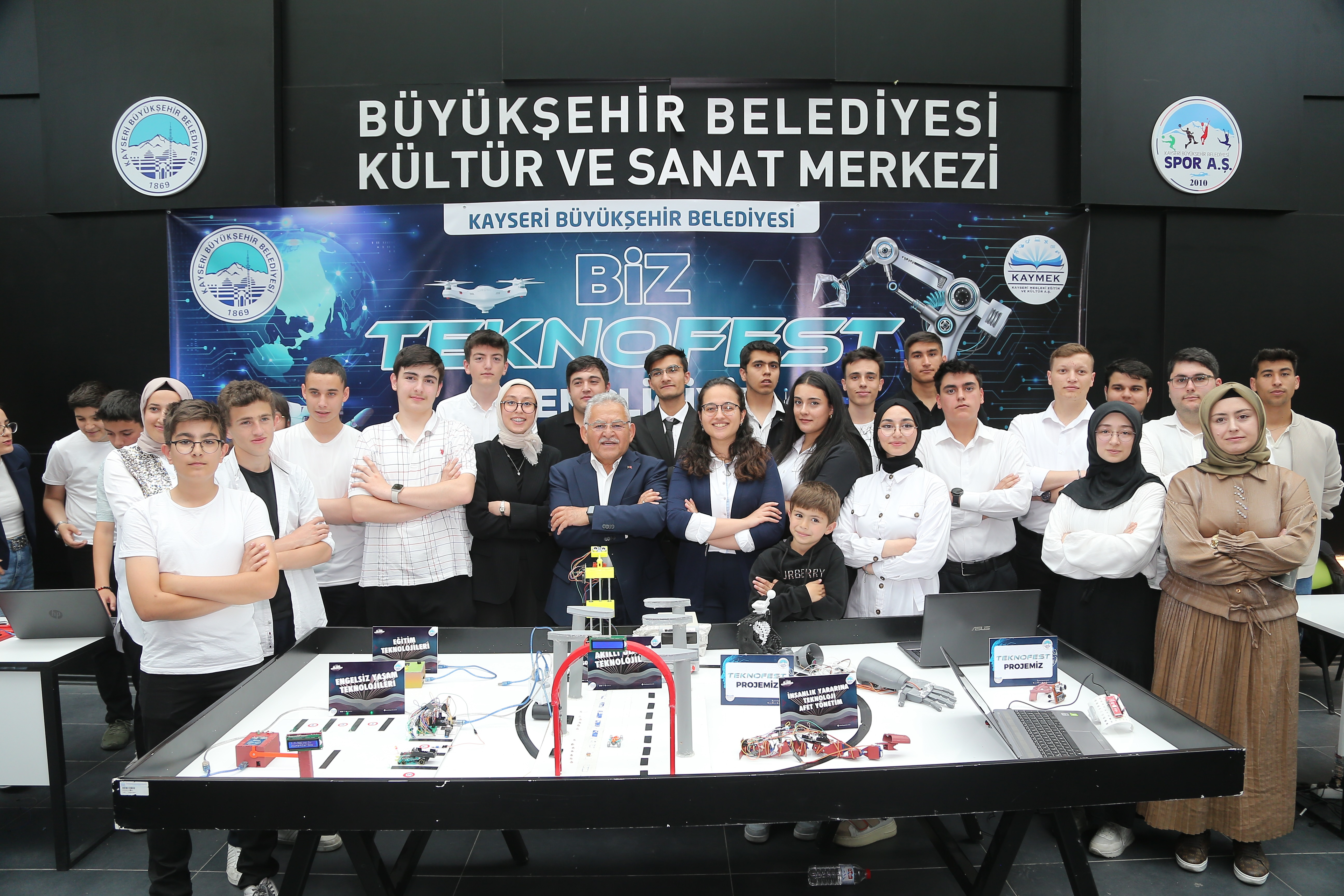 Başkan Büyükkılıç, KAYMEK Gençlik Merkezleri Yıl Sonu Programı’na katıldı