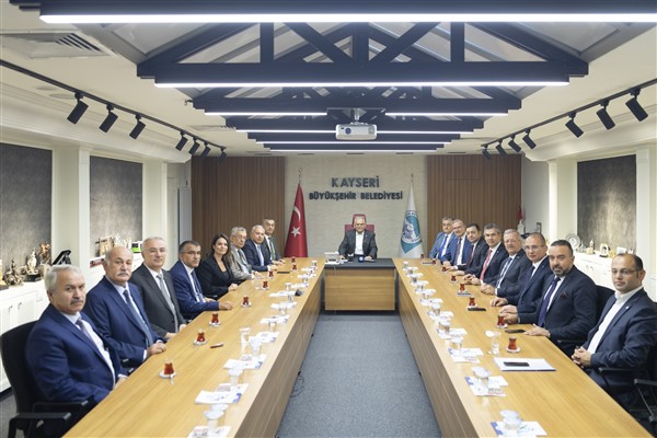 Başkan Büyükkılıç, OSBÜK Başkanı Kütükcü ve sanayicileri ağırladı