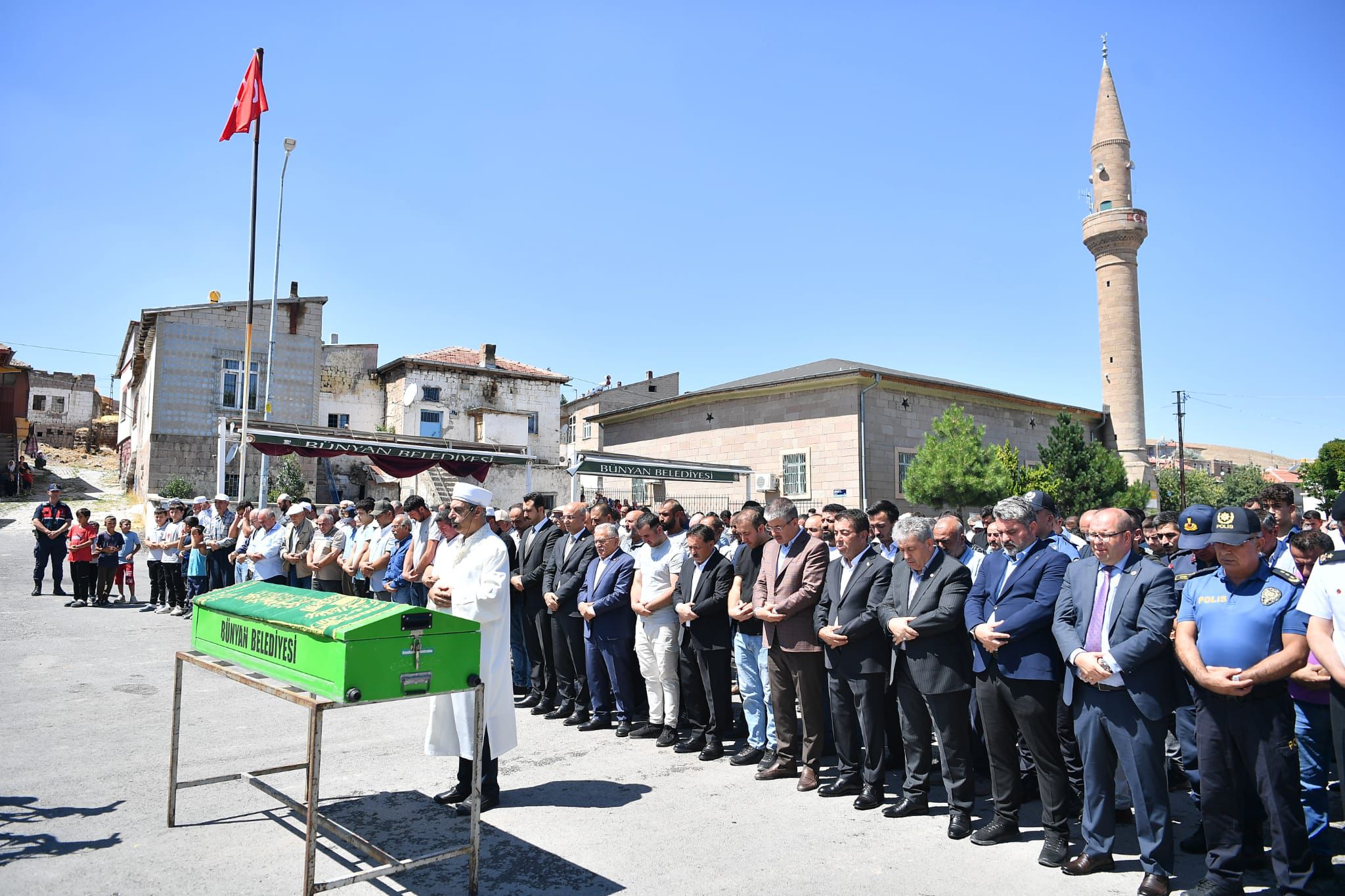 Başkan Büyükkılıç, selde hayatını kaybeden Saraç'ın cenaze törenine katıldı
