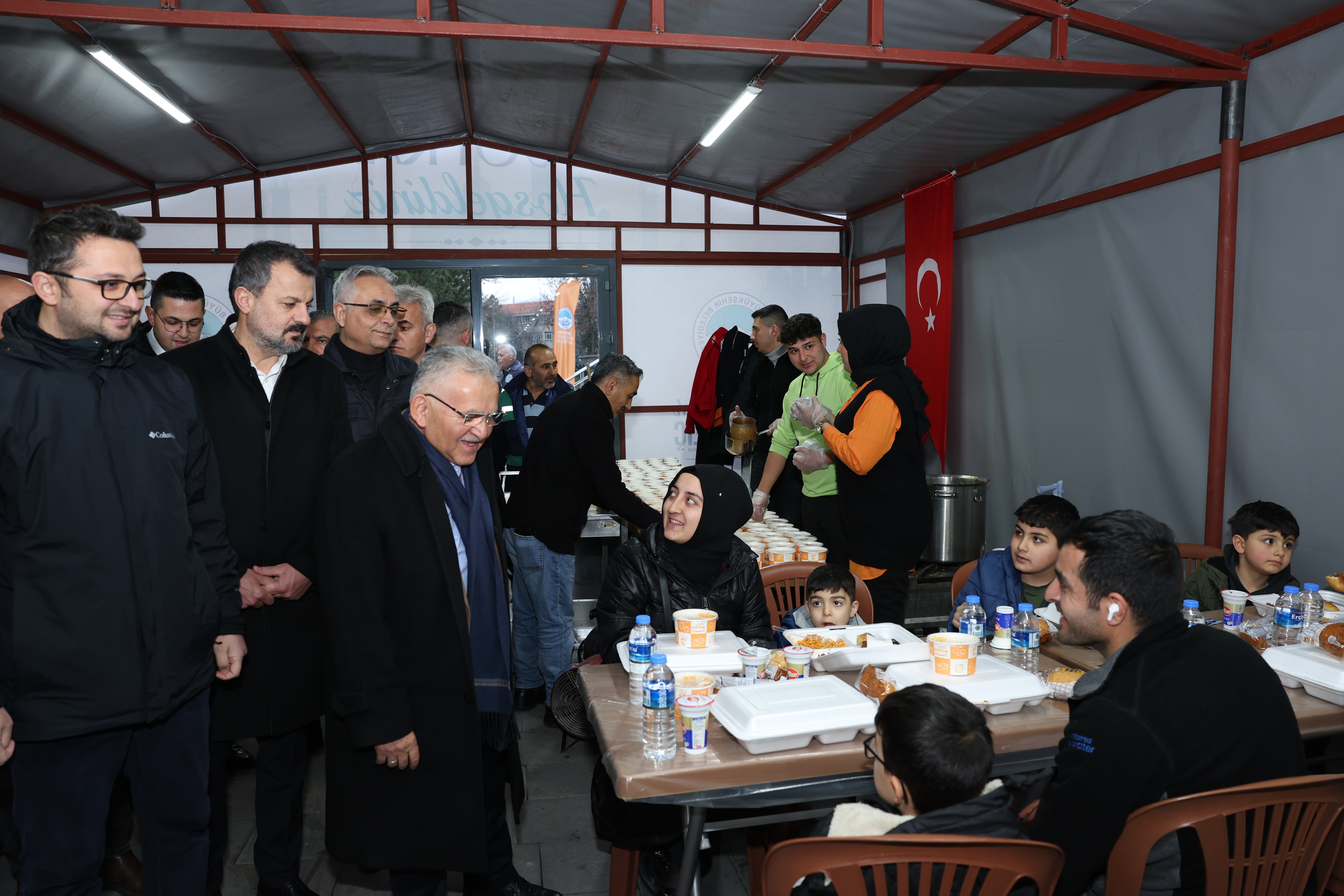 Başkan Büyükkılıç'tan iftar çadırına ziyaret